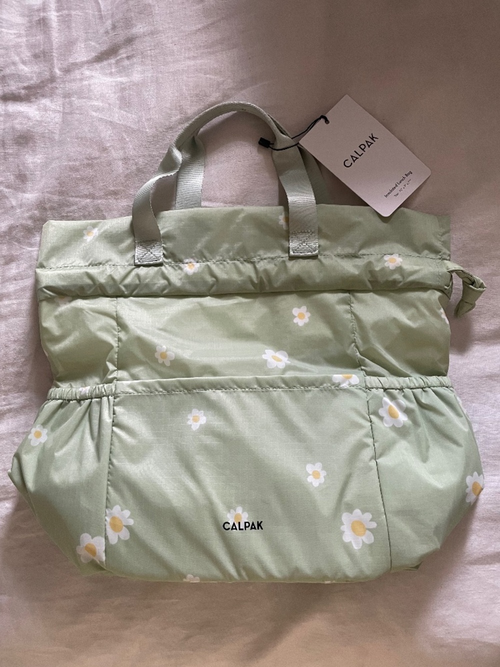 NWT Calpak green daisy insulated lunch bag tote floral waterproof sporty